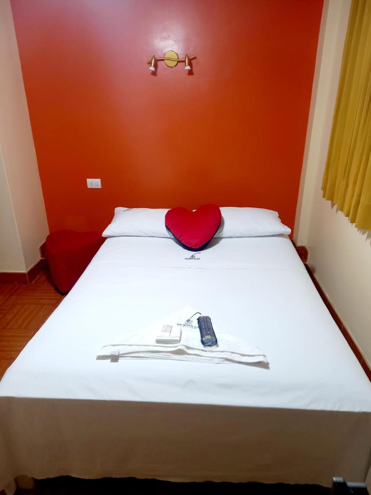 Hotel Humboldt ชิกลาโย ภายนอก รูปภาพ