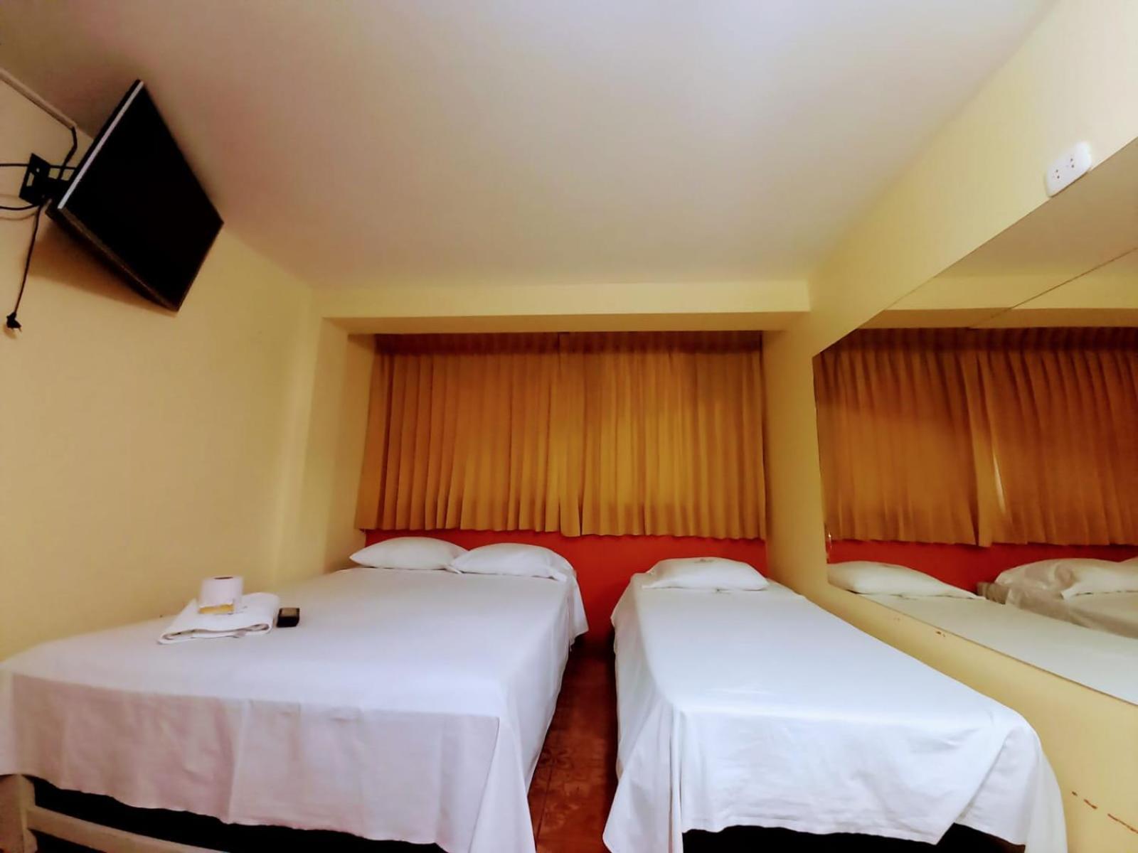 Hotel Humboldt ชิกลาโย ภายนอก รูปภาพ